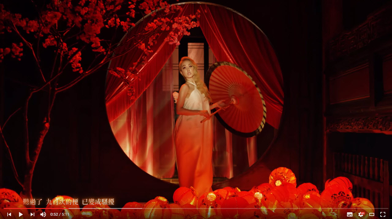蔡依林 Jolin Tsai - I'm Not Yours Feat. 安室奈美惠 NAMIE AMURO 2
